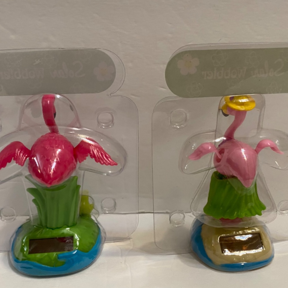Set of 2 Flamingo,Solar Powered Bobble Toy - Picture 2 of 2